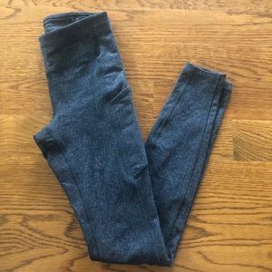 Lululemon Speed Up Tight 28” in Heathered Grey